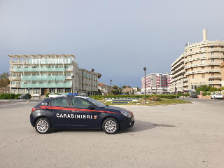 Senigallia – Donna aggredisce con un coltello il compagno. Fermata e denunciata dai carabinieri